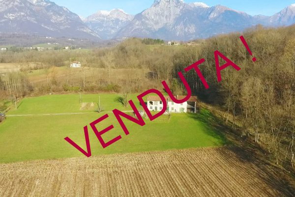SEDICO. Casa di campagna con 18.000mq , da ristrutturare