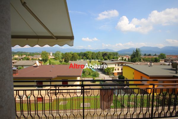 SEDICO. Centralissimo. Appartamento 3 camere, 2 bagni,garage