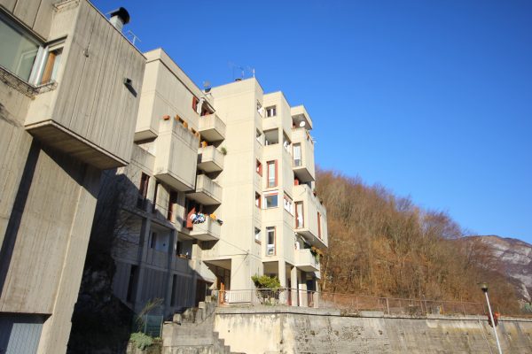 LONGARONE Centrale. Appartamento ristrutturato, 2 camere.