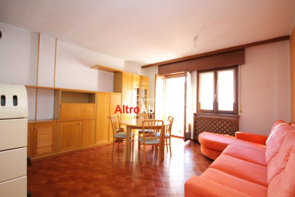 LONGARONE.  Appartamento al piano primo, termoautono, 2 camere, 1 bagno, garage