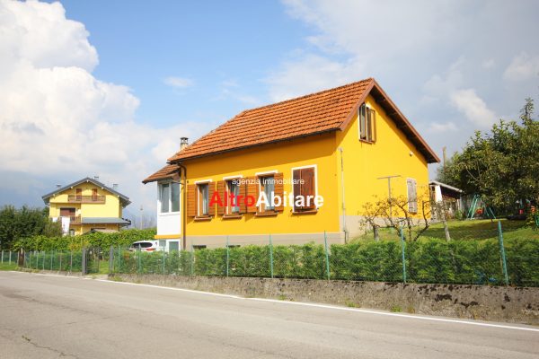 Belluno Visome. Casetta singola con terreno. 2 camere