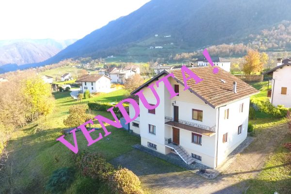 FELTRE  Tomo.   Casa Singola su 3 livelli, con 2 appartamenti indipendenti.