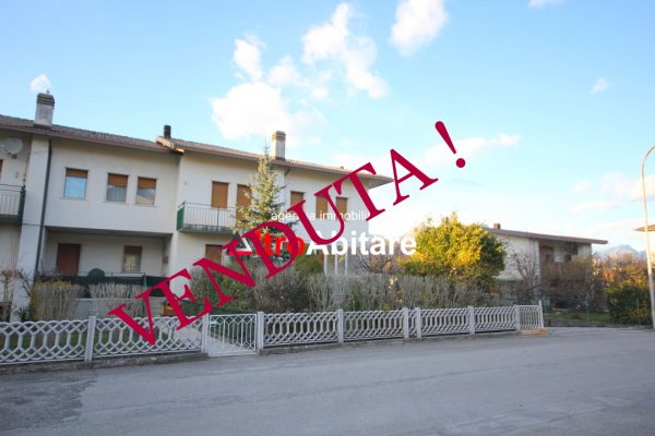 LIMANA. Casa a schiera di testa, su 3 livelli, grandi spazi.