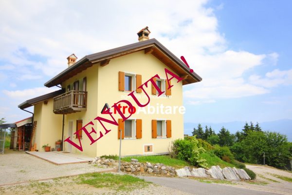 Cesiomaggiore. Casa singola seminuova, su 3 livelli, ben rifinita, in splendida posizione panoramica