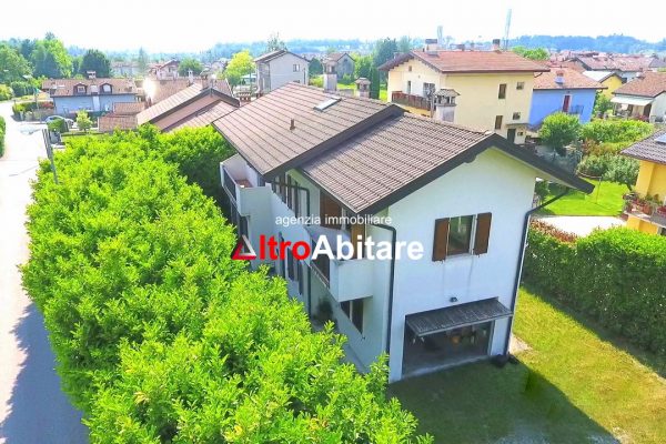 CASTION. Modolo.  Casa singola su 2 livelli con terreno.