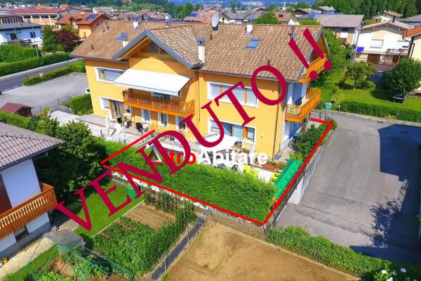 BELLUNO  Castion.  Appartamento seminuovo al piano terra con giardino, 2 camere mat. , 2 bagni , garage