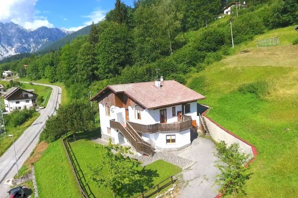 Casa singola con 2 appartamenti indipendenti abitabile da subito