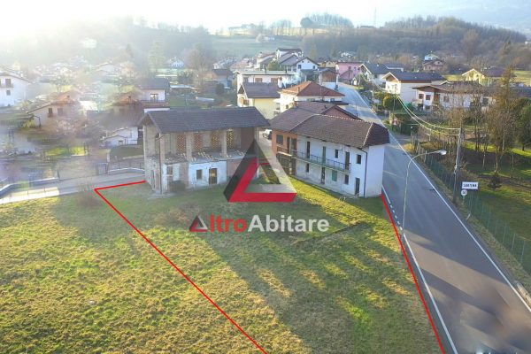 Casa singola con deposito e terreno esclusivo