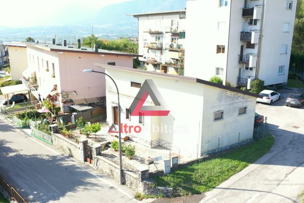 Volumetria da ristrutturare per casetta singola in zona centrale