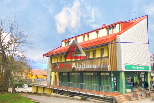 Appartamento ultimo piano, 2 camere, 1 bagno, terrazzo.