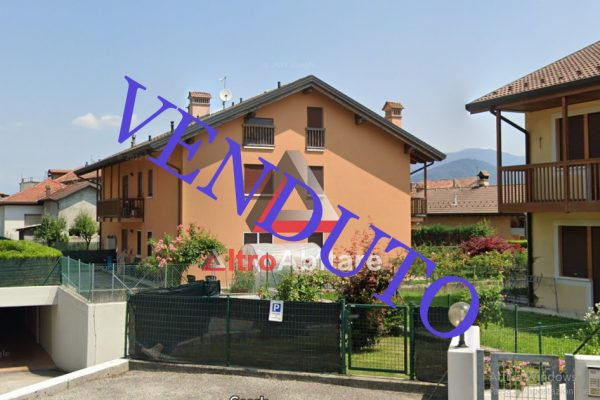 Appartamento duplex , 3 camere, 2 bagni, garage