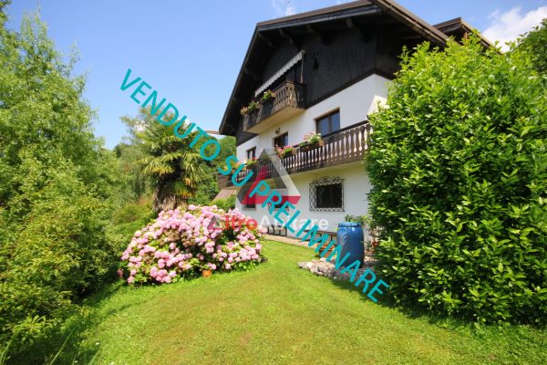 Casa singola con giardino vista lago, 2 appartamenti indipendenti