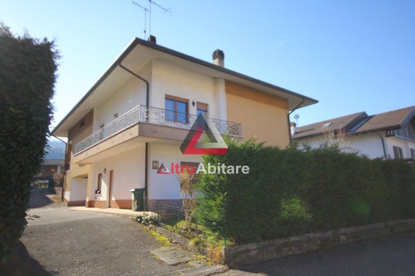 LENTIAI  Casa singola con 2 appartamenti indipendenti