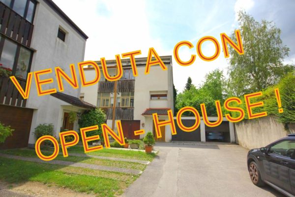 Casa a schiera di testa su 3 livelli , 3 camere, giardino